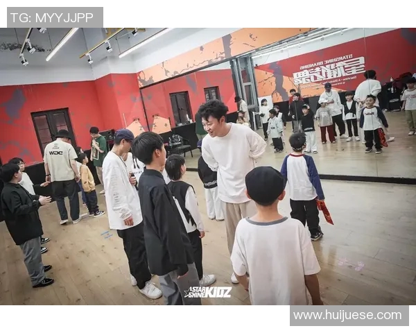 南京街舞队在街舞战术排名中创新高引领潮流展现实力与风采